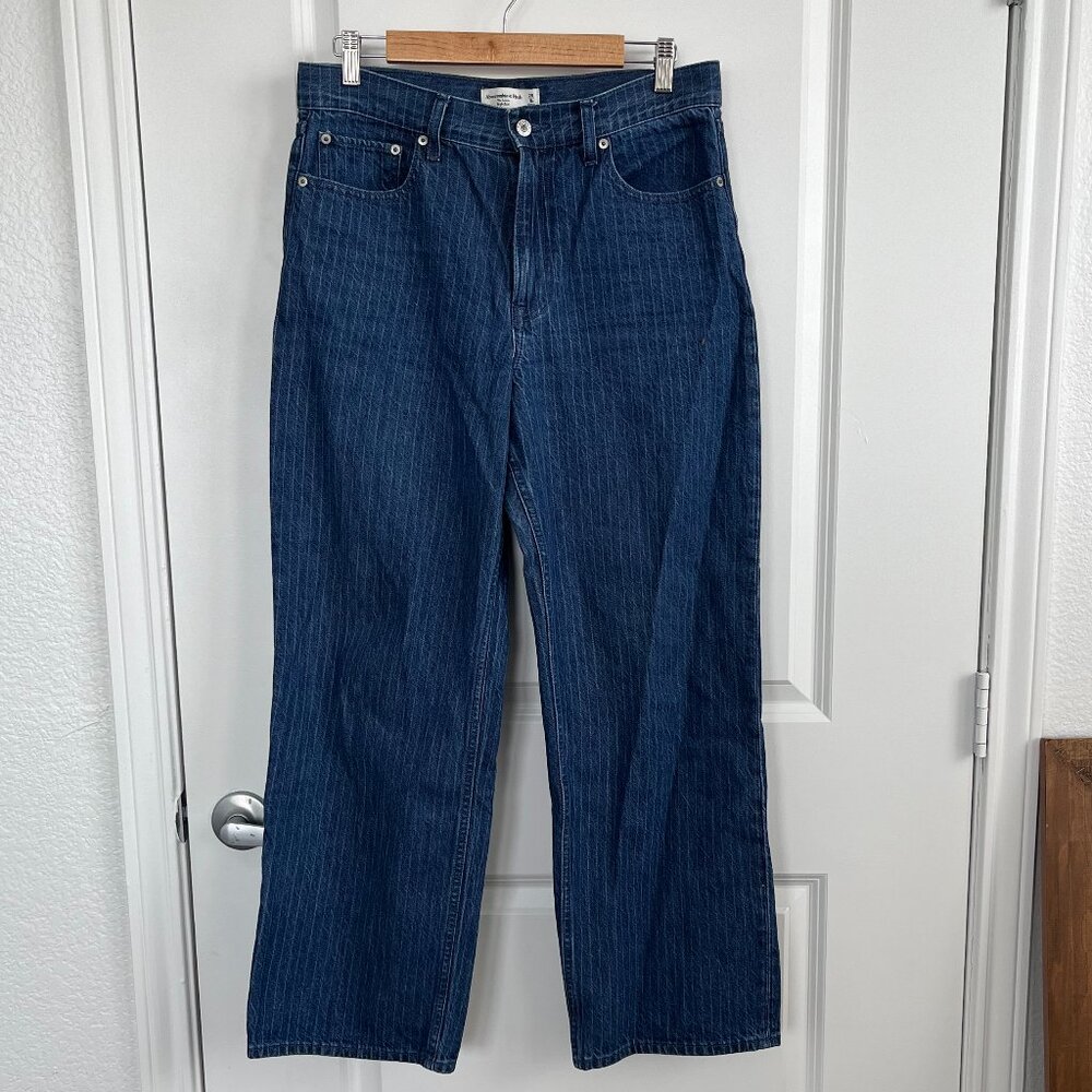 ABERCROMBIE & FITCH~ The Loose High Rise Jean in Blue Pinstripe, Size 29/8s